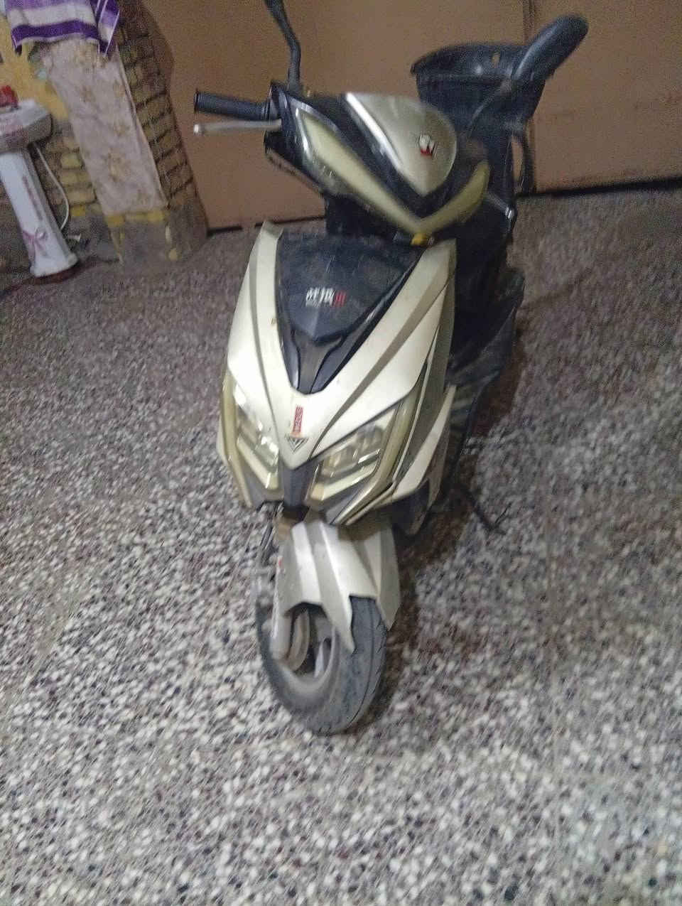 سلام عليكم دراجه 🏍️ FS صيني للبيع كفرات تعبانه و باقي التفاصيل الاتصال على الرقم (***********) السعر(150)قفل العنوان ميسان حي الشهداء
