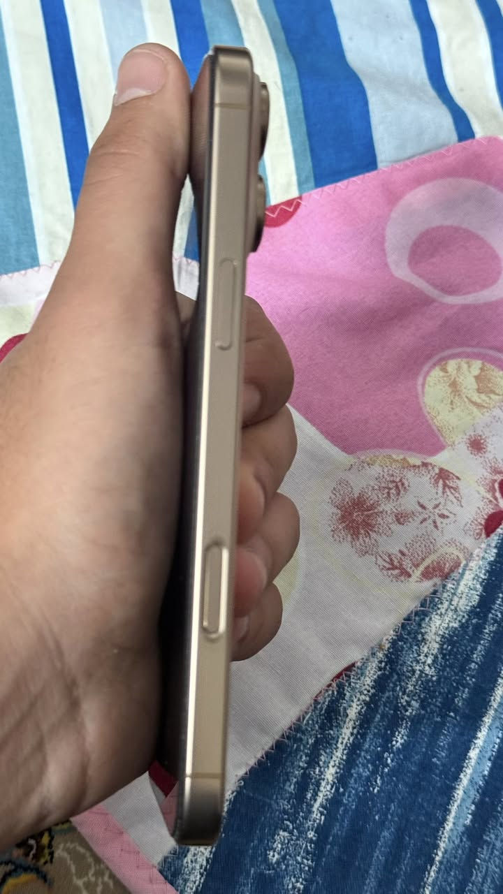 16 pro max 256
بطارية 92 ضمان ماستر الجهاز غراضه كامله اي نقص مابي ومكفول مامبدل بي اي شي 
***********
