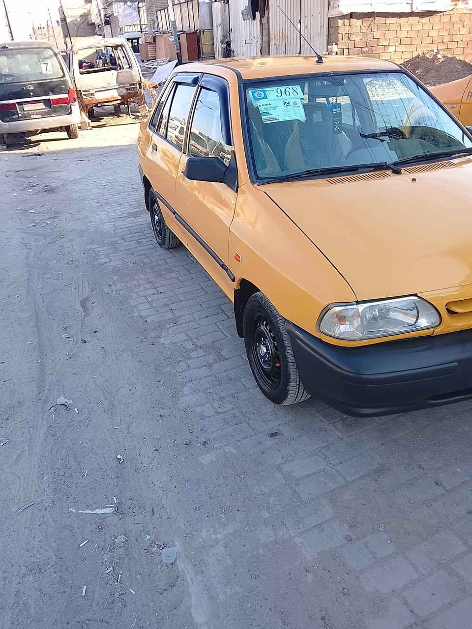 سلام عليكم ورحمه الله وبركاته سايبه للبيع موديل 12 رقم بغداد مصفره هيهة وغرامات  مكينه كير شواصي مكفولات كهربائيات كلها شغاله دوشمه جديده صدر جديد تخم تاير جديد للتبريد شغال تتفه شغاله سياره خير من الله كلشي جاهز تحويل مباشر هاي تفاصيل السياره سياره معمر اخياساته بل شركه جماليه السعر 27 مكان السياره بعداد البياع التصال ***********
