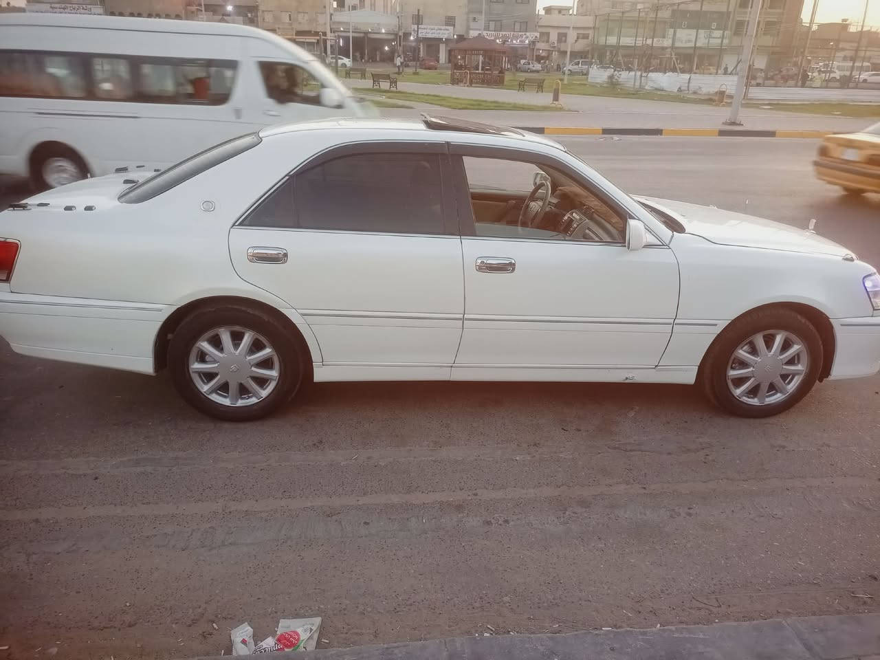 ملكه موديل 2000تقل كصه قمارة رقم بصرة تحويل ثاني يوم فتحه لون صدفي لولوي محرك كير تبريد حداديه جاهزة مكان بصرة السعر 77اومراوس ***********
