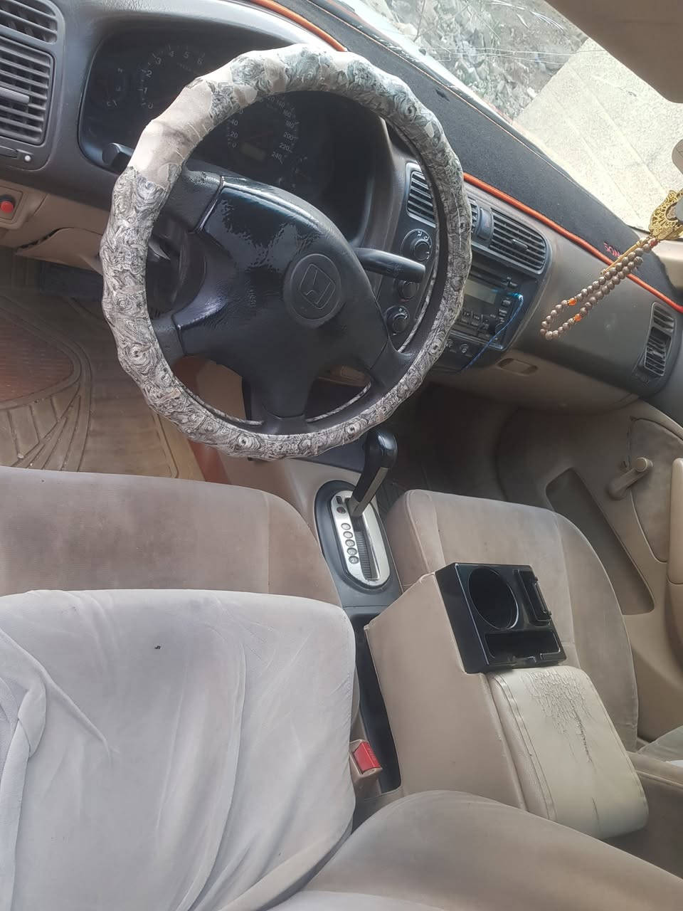 هوندا سيفك مديل ٢٠٠٣ رقم بغداد بأسمي محرك ١٦٠٠ ثلاث قطع صبخ السعر ٤٥ بيه مجال ***********صلاح الدين بلد
