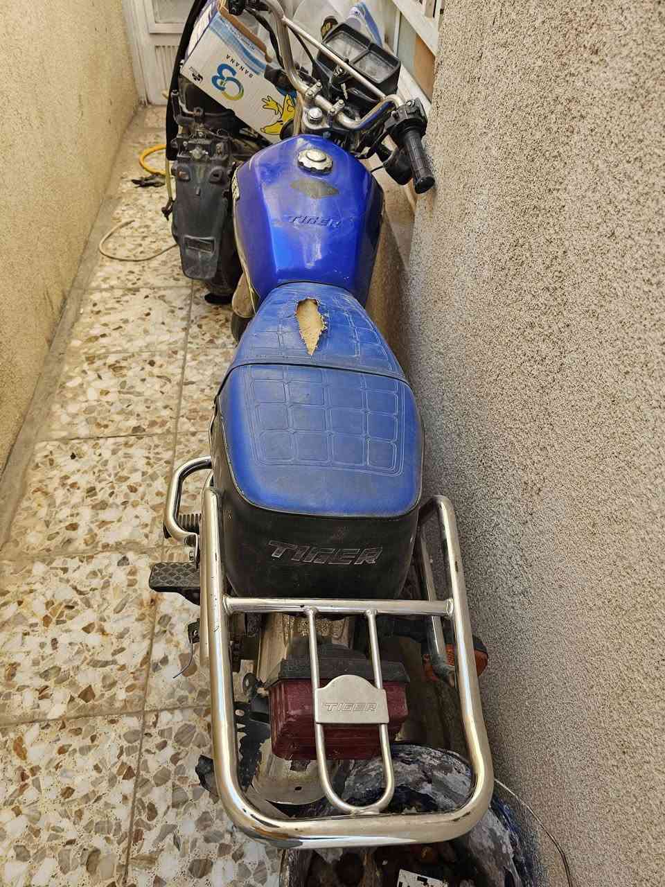 السلام عليكم اخواني دراجه نامه ربعنه كير لبيع موديل ٢٣ اوراق سكنر مدفوع الكمرك مالتها يعني كبل ترقيم لبيع سعره ب ٦٠٠ ملاحظه الهندر من اريد اشغلها لازم بستم مالتها المحرك مامفتوح بيها برغي ابد مكاني كربلاء حي العسكري 
***********
