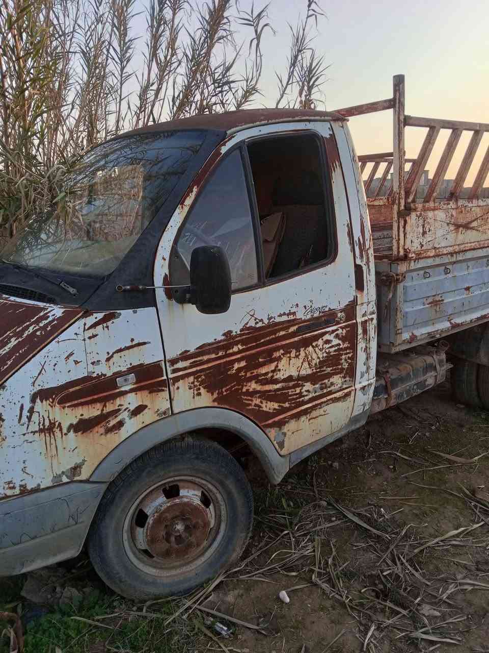 السلام عليكم عندي هاي الكيه گازيل روسي موديل 2003 للبيع رقمها فحص موقت بغداد و شرعيه بل موصل موجود السعر 15ورقه و بي مجال التواصل على الرقم التالي ***********
