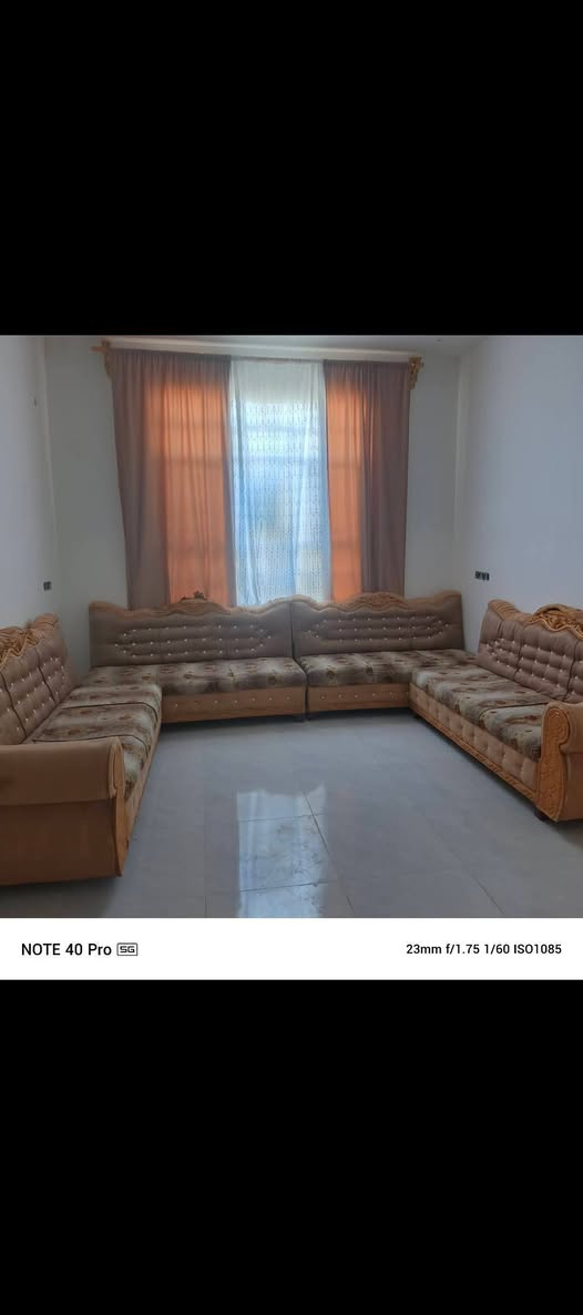 🏤البيت طابو البيع ب الفضليه قرب جنسيه خدمات كامله ماي وكهرباء مجاري وتبليط مساحته 200 بناء جديد قرب مستشفى النموذجي البيت بي ملاحظات   نقص سعر 98 شراي ينتصال  
***********
