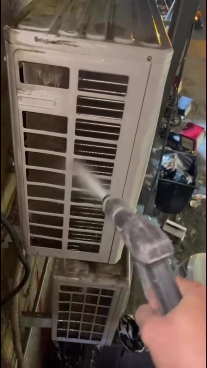 هاي ضريبة حبك لعملك لازم تتحمل كلشي  حبيبي😂.

❄️ ECO لصيانة التبريد والتكييف

🔧 صيانة وتصليح جميع أنواع المكيفات المنزلية والتجارية
🧰 تنظيف • شحن غاز • فحص • صيانة دورية • تركيب وفك
⚡ خدمة سريعة • أسعار مناسبة • عمل باحترافية وجودة عالية

📞 للحجز والاستفسار:
***********
***********

📍 كربلاء المقدسة
ثقتكم هي سر نجاحنا 🌟
