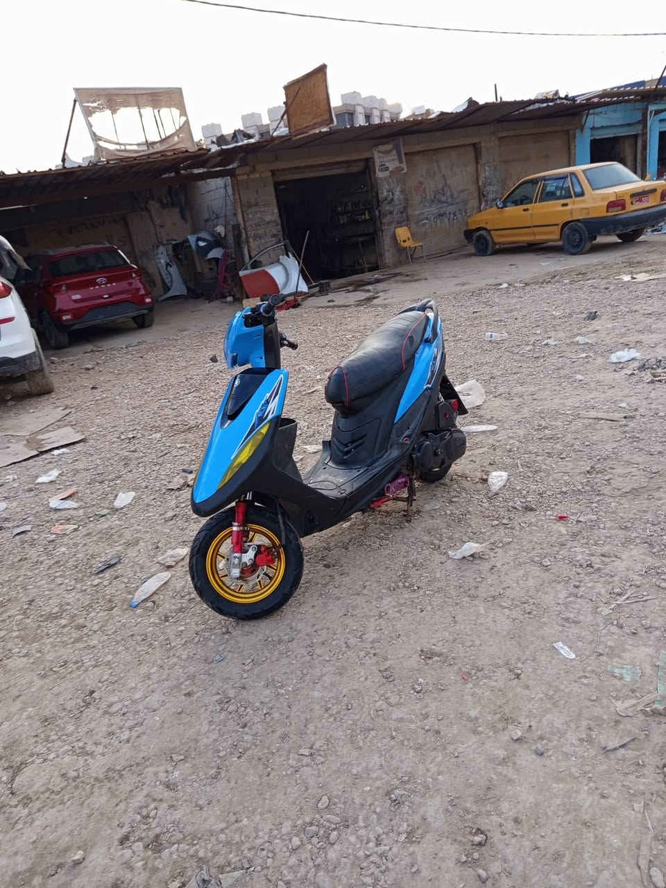 السلام عليكم دراجه ماكس عدله للبيع  كامله مكمله نقصه فقط تابوت مال جنطه كهربئيات كله شغله نكره سلف بكل الاوقات الدراجه عليه كلجات WF اصليات شلعه تشك الكاع صالصنه حلزونيه مثل ما موضح بل صور السعر 600 وبيه مجال بسيط متواجد واتساب فقط ***********
