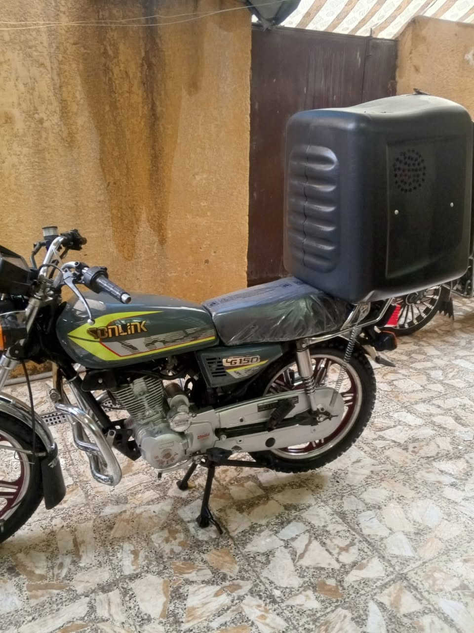 ‏السلام عليكم ورحمة الله وبركاته شباب درجة البيع سونك موديل 2025 درجة  خير من الله بعدهي جديدة حلو تجي تشوف احله من الصور سعر 700بيه مجال حك الجيه ***********
