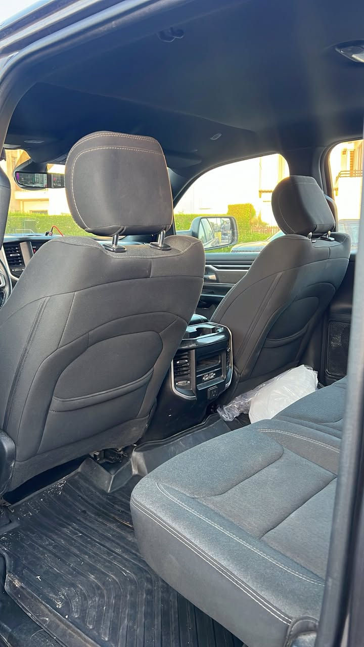 دوج رام بك هورن
2020

V8 5.7

باب طويل بدي قصير 

وارد امريكي بيها 3قطع صبغ خلفي وشويه بل بنيد حادث السياره حلو وبدون دواخل بدون ايرباك بشرط 

سعر 229 وبيها مجال لطيبين 

مكان السياره اربيل 

***********

