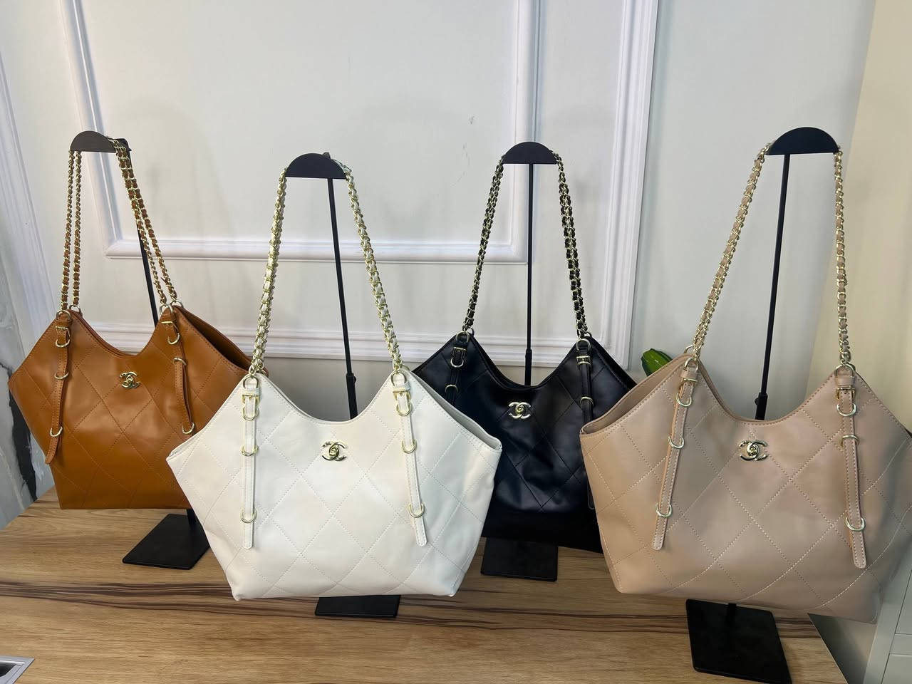 جمله ومفرد حقائب ماستر كوالتي عالي
#توصيل_لجميع_محافظات_العراق


**إذا كنت صاحب هذا الإعلان وتريد حذفه لأي سبب، رجاءا أرسل رسالة إلى الدعم الفني**