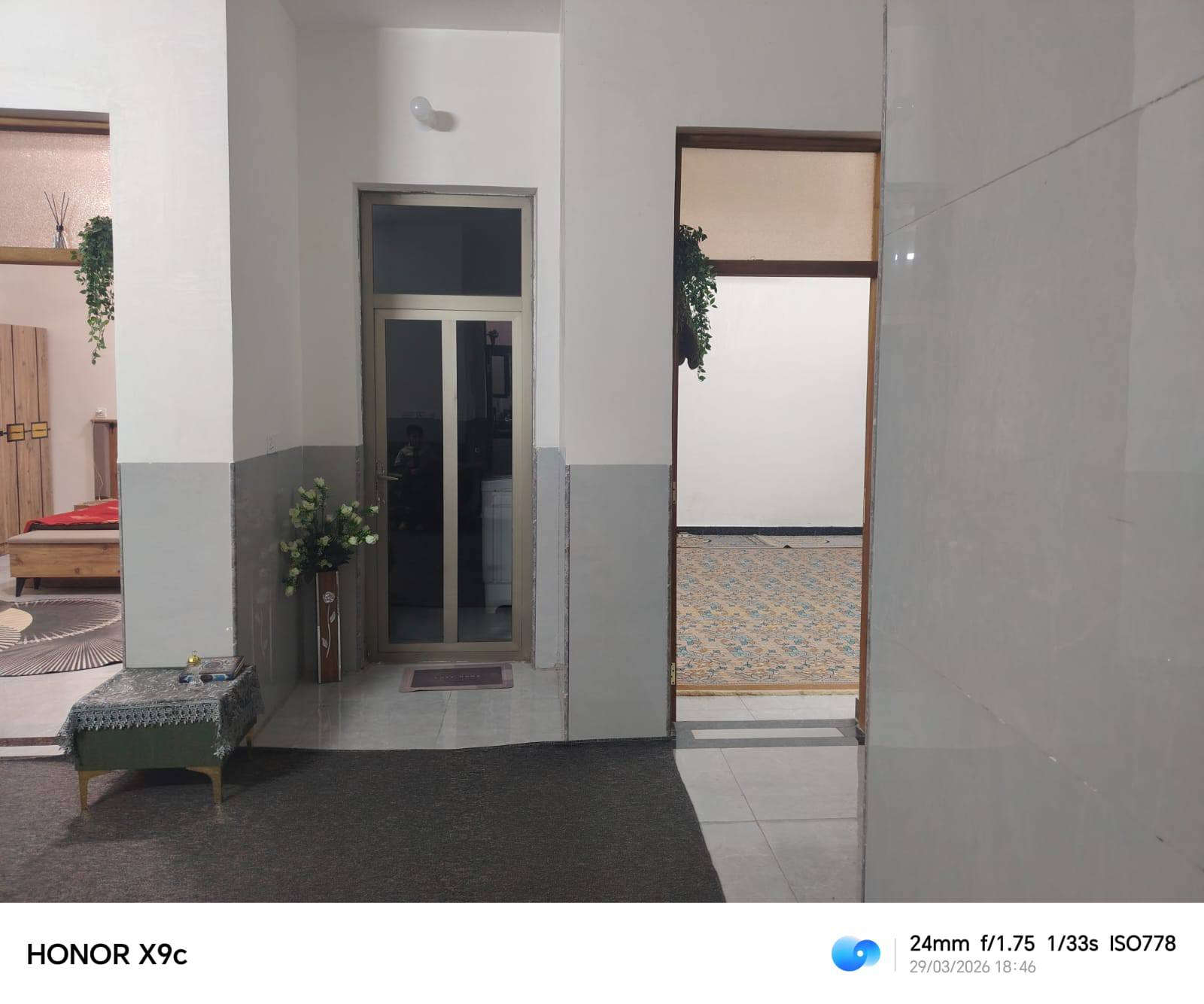 السلام عليكم 
بيت للبيع المساحه ٢٠٠ متر للاستفسار ***********
