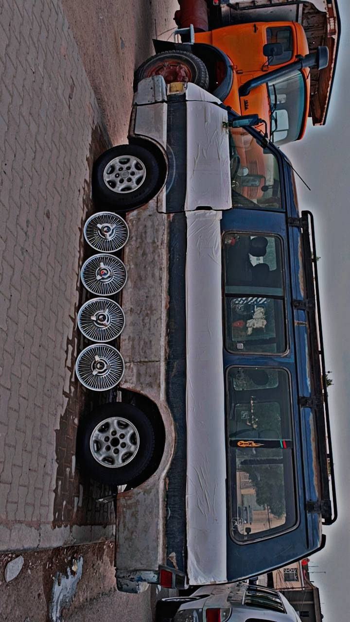 سلام عليكم هاي سياره كيه بستا اصوليه مداور ثاني يوم سياره بيهه ضربه يب تكه هسه سياره خير من الله مكينه كير اكسن  كفاله دوشمه جديده سياره  اريد مروس ايشي شعندك نزل لو ترسلني لو تخابرني ***********وتساب وخط مفتوح
