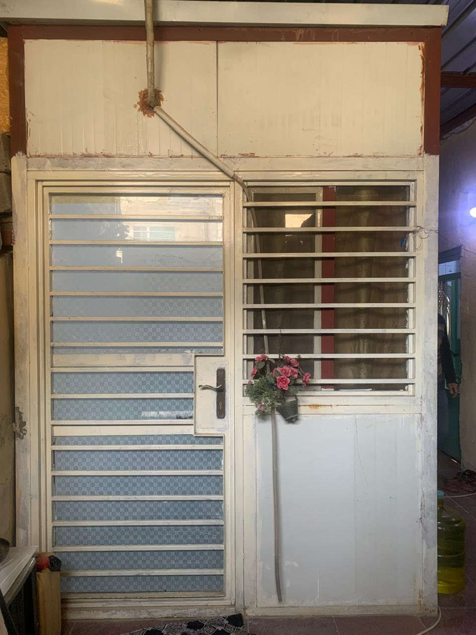 غرفه سندويتش للبيع الارتفاع 3 متر الطول مترين 90 والعرض مترين سعره 750


**إذا كنت صاحب هذا الإعلان وتريد حذفه لأي سبب، رجاءا أرسل رسالة إلى الدعم الفني**