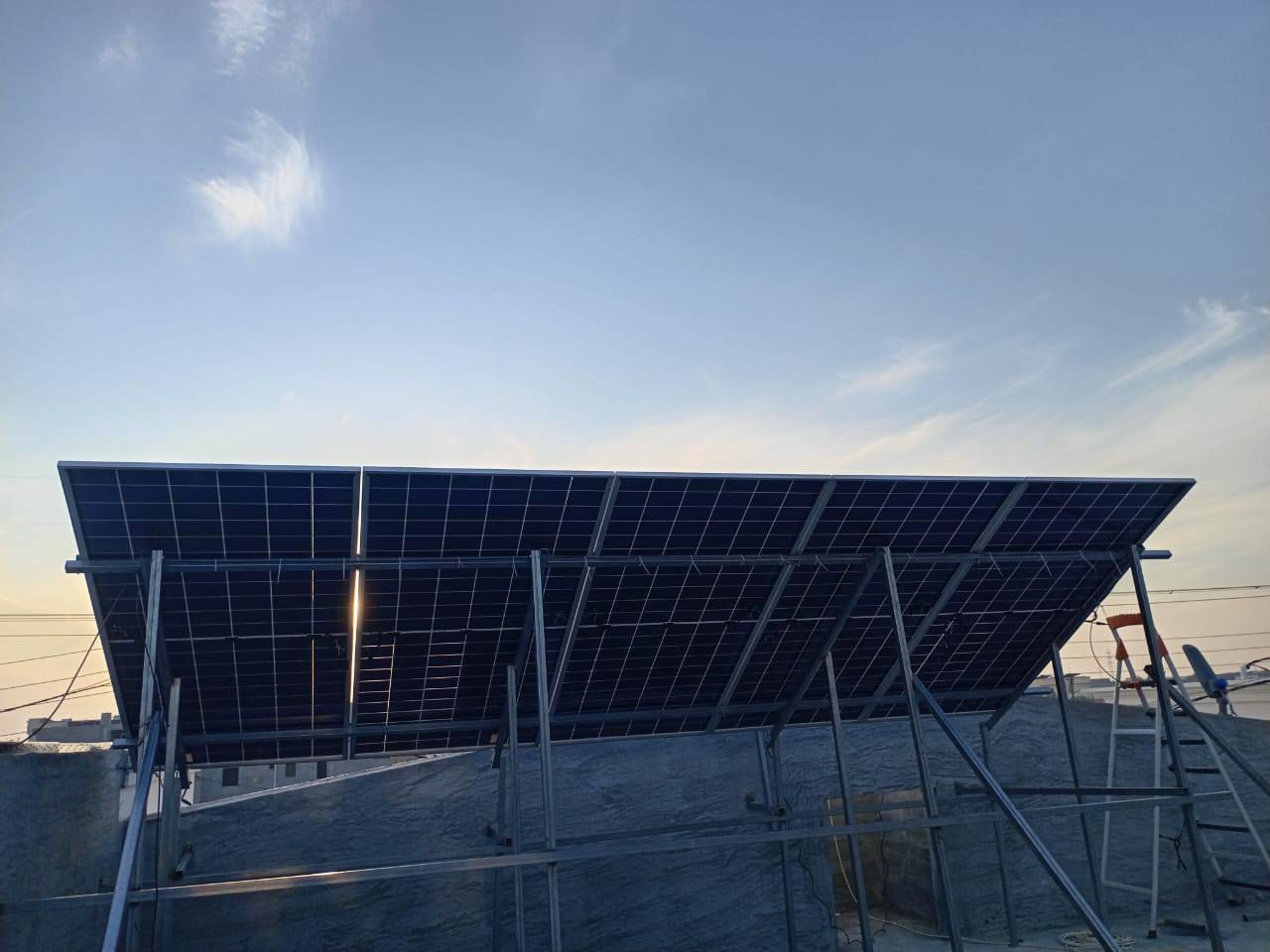 #عروض مميزة مع تخفيضات هائلة

تم بفضل الله تجهيز و  تنصيب منظومة طاقة شمسية لمنزل الاخ ابو عبدالعزيز

صلاح الدين
قضاء تكريت

     16 لوح لونجي 615 واط
انفيرتر من ديا 12 كيلو واط
بطارية مارفل  16 كيلو واط عدد2
  

 م. عامر البشير
***********
حارث البشير 
***********
د. جاسم الحسن 
***********
م. بلال طالب 
***********
