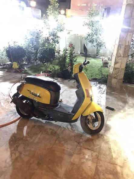 السلام عليكم 
دراجه بوليسي ماكس بوشه ٥٥ يعني طياره ما صارلي هوا من اجفدت وجفدته بس علمود احوله بوشه ٥٥ وامس بدلت اله دهن يورو دراجه لونه اصفر كهربائيات كلهن يشغلت من ضوه عالي وناصي و اشاير وهورن سلف واكف مدري شبي دراجه نضيفه 
المكان ذي قار مركز
الرقم *********** متواجد واتساب
السعر ٥٠٠ وبي مجال للشراي 
ولا تجي بس تسأل وضل اسولف بلساعه كامله واخر شي كلشي ماكو شراي صدك اطيك ماي عيوني
