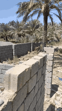 قطعة ارض للبيع المساحه 2000 متر الواجهة 34 قرب مدرسة الوحدة الوطنية تبليط بالباب كامل خدمات الشراي يتصل 
***********
