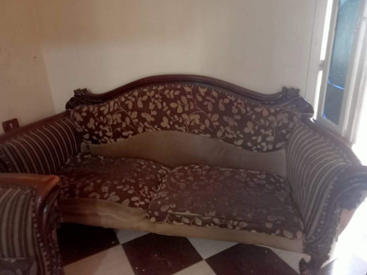موجود صالون للبيع الاستعلام/01276624543


**إذا كنت صاحب هذا الإعلان وتريد حذفه لأي سبب، رجاءا أرسل رسالة إلى الدعم الفني**