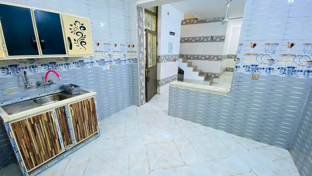 مكلف بالنشر //
شقه طابق اول للإيجار في كربلاء - حي العباس - الفرع الثالث خلف المعارض قريب على الشارع العام 
مساحتها ١٠٠ متر 
تحتوي على غرفة نوم وصاله ومطبخ وحمام 
وسطح صغير 
تحتوي على خط مولده ووطني وتانكي ماء وصخان 
وانترنيت مجاني
مطلوب عائله صغيره (بدون اطفال) 

الايجار 350 الف

للتواصل والاستفسار الاتصال على الرقم 
***********
