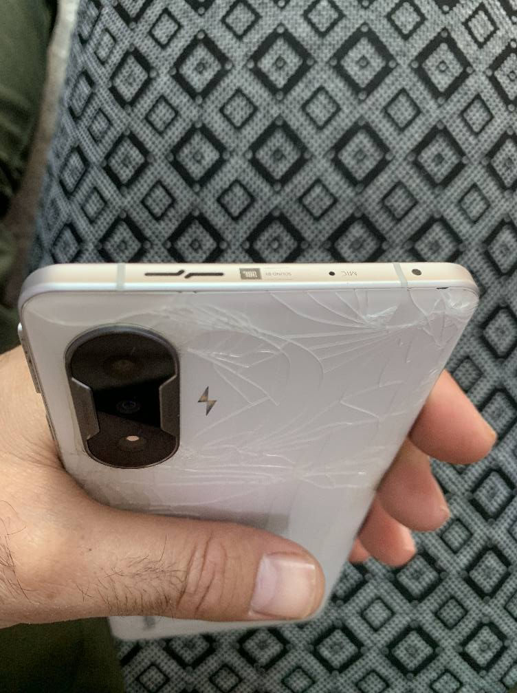 Redmi k40 Gaming
ram 12+3
Storage 256 GB
Charg 67 wat
nrx 120 $$$
kaml ashya
hamu shteki biladi nakrawaya 
Haybi mobilaka kamek xwar bwa w pshti shkawa lawenakash dyara 
nawnishan ranya 
***********
هەموو شتێکی بیلادی ،نەکراوەتەوە 
حەیبی موبایلەکە تەنها کەمێک خوار بووەو پشتی شکاوە لەوێنەکەش دیارە
ناونیشان ڕانیە رانية, السليمانية
