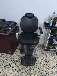 س لام عليكم غراض حلاقه للبيع محل كامل حته مغسله موجوده وبعد غراض هواي ...