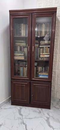 مكتبه • جديده • نظيفه