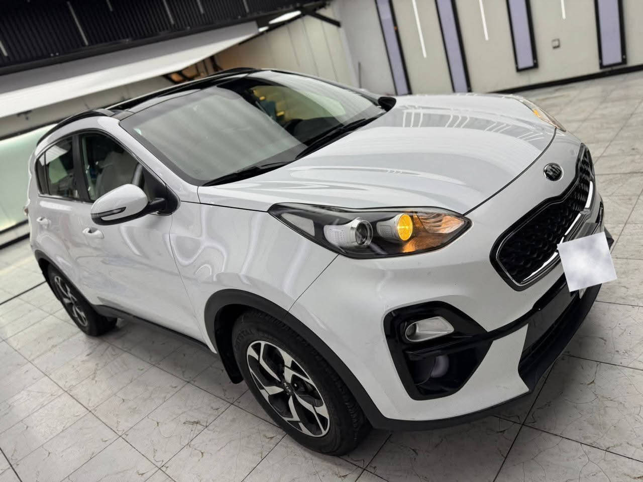 السلام عليكم ورحمه الله وبركاته
سبورتج خليجي موديل 2020للبيع السيارة ماشيه73الف كيلوحقيقي رقم اربيل هزه وسنويه جديده السيارة بانوراما تخم تايرجديد 
حساس امامي خلفي 
تبريد قطعتين باسمنا شخصيا 
السعر21$وبيها مجال للطيبين 
للاستفسار ***********
