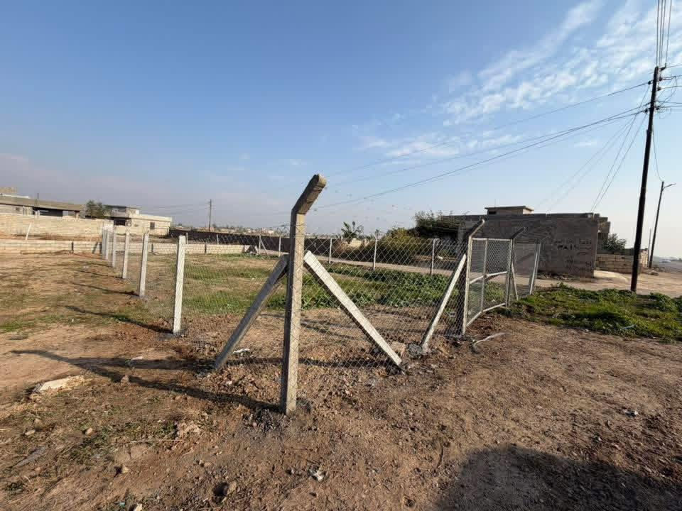 السلام عليكم ورحمة الله
قطعه ارض تجاري للبيع (المساحه).400 م 
مسيجه وكامله سند زراعي تحويل مباشر 
الموقع مدخل (4) مقابيل المدرسه 
للاستفسار اتصل ***********
