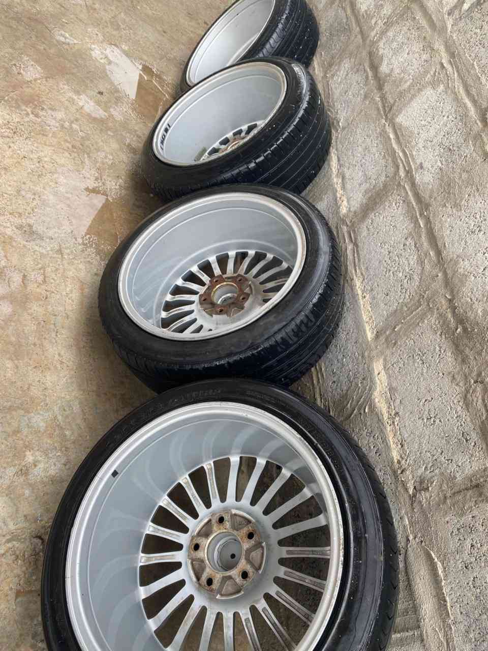 السلام عليكم
تخم ويل البنا  تو سايز واحد بي عواج واحد بي فطر بسيط ممصلحات بعدهن ع وضعهن موضحات بصوره زوج تاير نص عمره  السعر 450 مكان صلاح الدين بلد ممتواجد ع الفيس ***********
