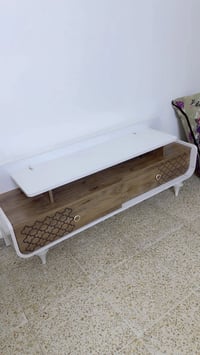 طاولة • طاولات • ديكورات منزلية • اثاث منزلي • طاولة ديكور • مستلزمات ...