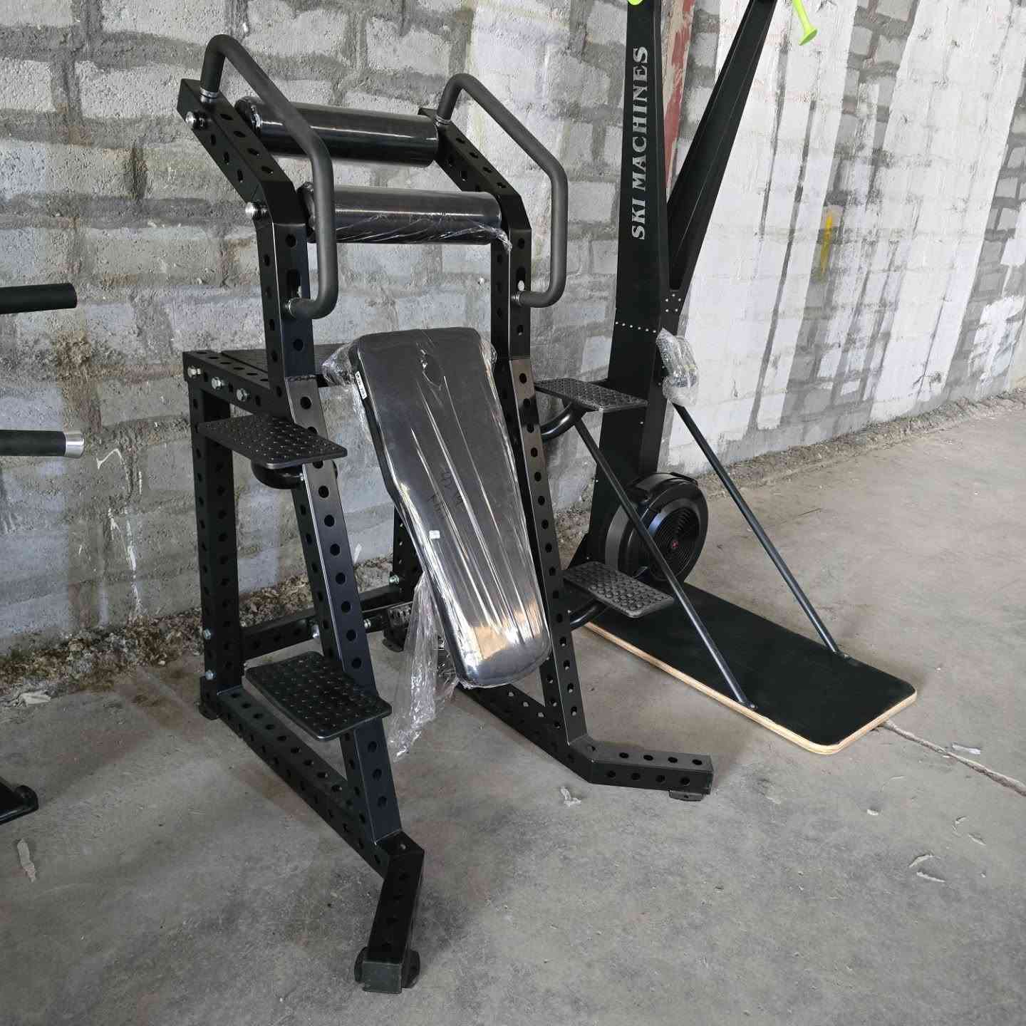 متوفر للبيع مسطبة طحن معده مقلوب الاتصال : ***********
