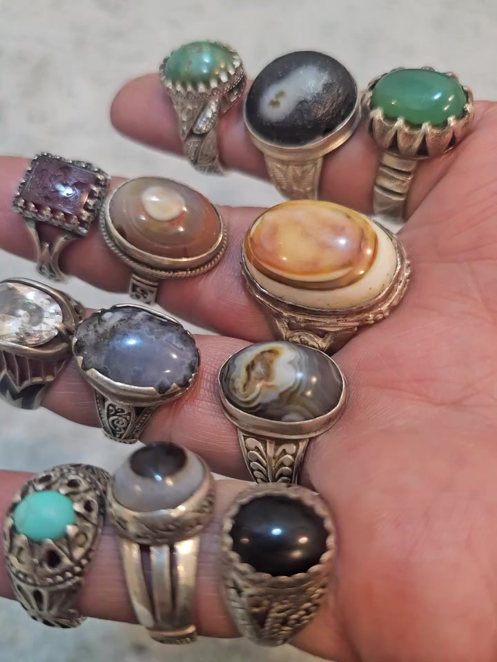 ١١٨ خاتم ...وزنهم ١٠٦٠غرام سعر الغرام قفل ٣٠٠٠ مكان محافضة ميسان


**إذا كنت صاحب هذا الإعلان وتريد حذفه لأي سبب، رجاءا أرسل رسالة إلى الدعم الفني**