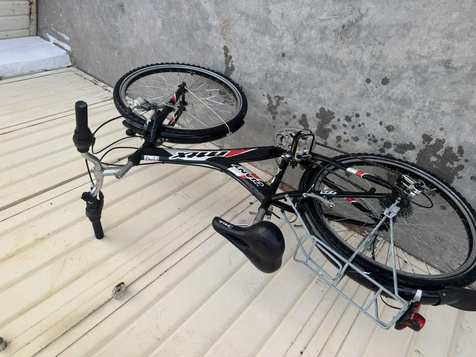 حجم٢٤
بالەی تایوانی 
 ١٠ گێڕ
 ب
سیستم shimano 
بەکار نهاتوە لیرە 
هەمو گیانی ئیش دەکات بی عیبە
 شوێنمان /کلار -قەزای ڕزگاری 
گەیاندنمان هەیە بۆ تەواوی عێراق
***********
