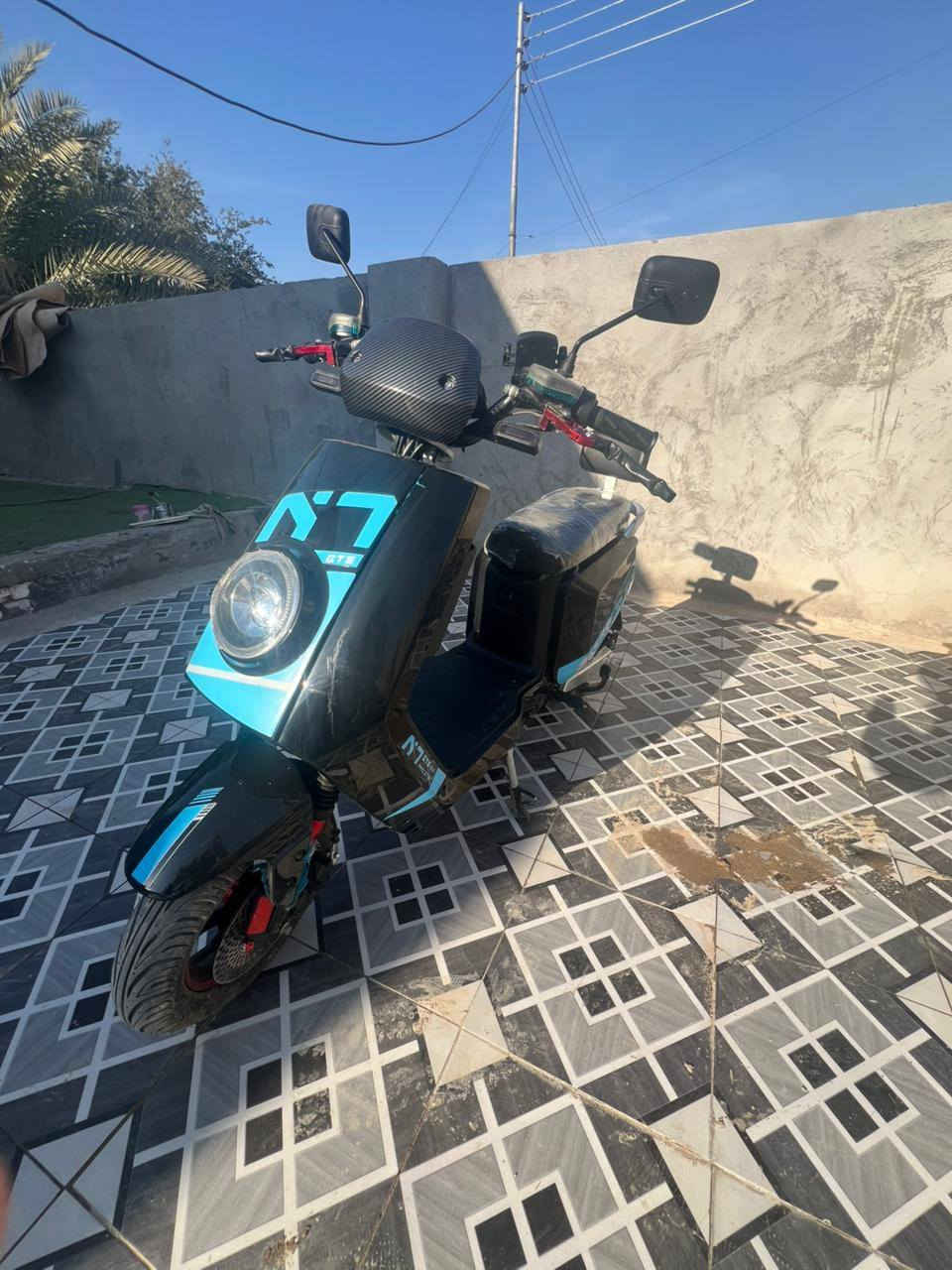 دراجه شحن للبيع دراجه صارله شهر من طالعه بعده بنضافته دراجه رزنه وثكيله يجي عقله لحجم كبير وبلاتوث السعر 650وبيه مجال لشراي لتفاصيل اتصل
***********وبيك خير وتدلل
