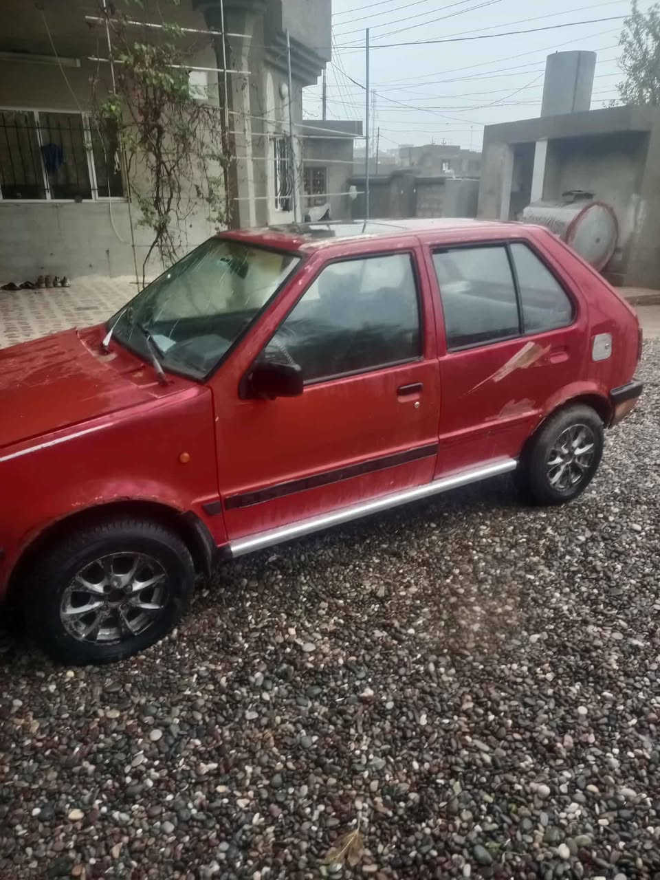 اسلام عليكم بيع مستعجل سياره نيسان مسجله فحص مؤقت كركوك صدر تايرات نص عمر دواخل حلوه مقبوله كير محرك توب. السعر 8 وبيه مجال حك الجيه.
***********
