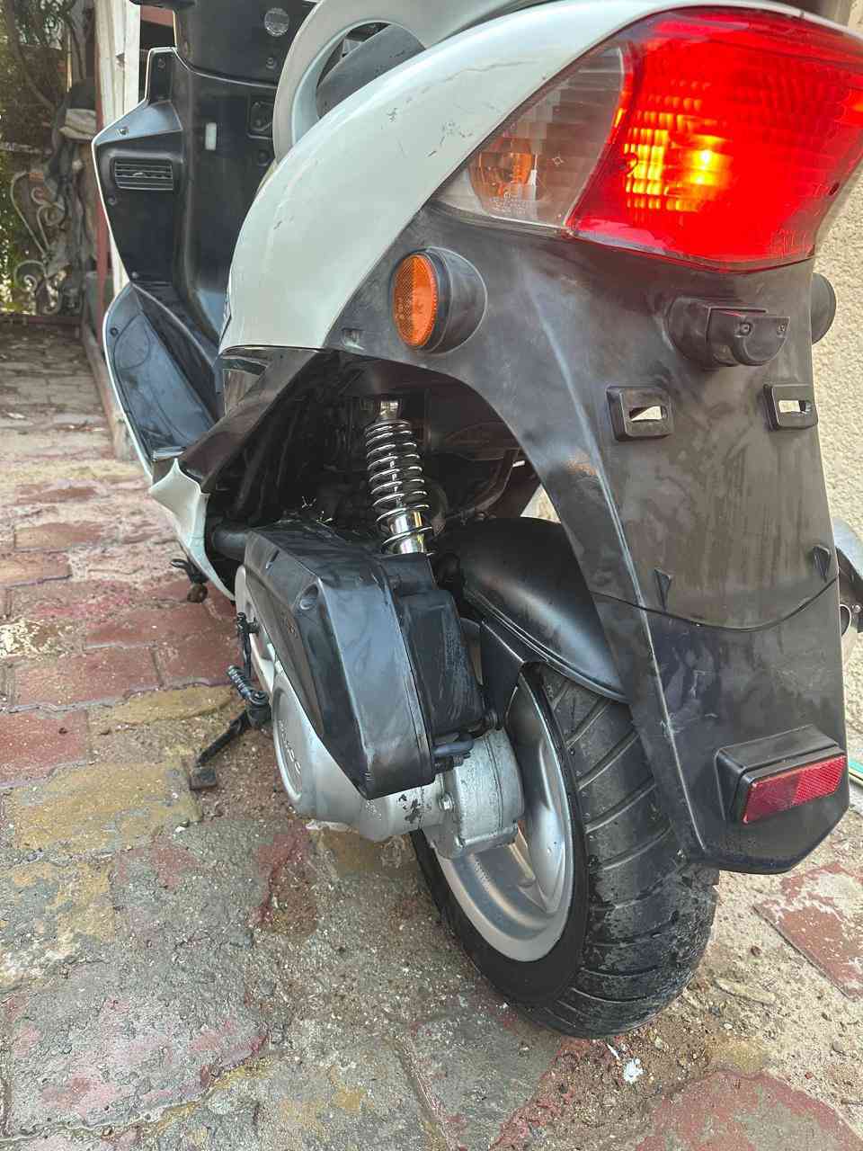 السلام عليكم دراجه كامكو بوليسي للبيع مكفوله من جميع النواحي نظافه ‎%‎95 مكينه ناعمه بلادي كهربائيات كامله تخم تاير (بانزينها سوبر دهن امزويلل ماء. راتير المانيا) لااستفستار الاتصال ع الرقم ***********
