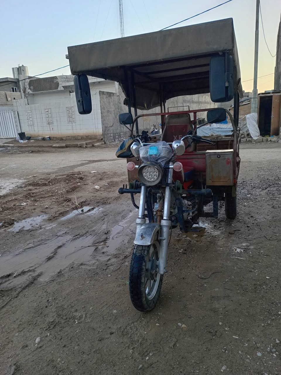 للبيع موديل 17محرك 22شرط كهربائيات شرط السعر مليون 100وبيه مجال الاتصال على الرقم ***********
