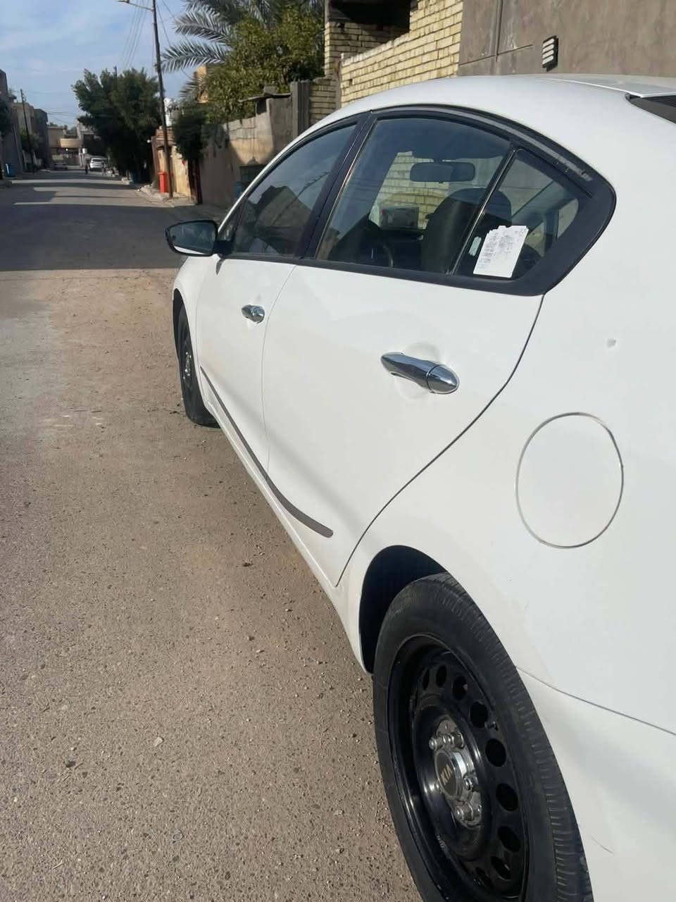 السلام عليكم.. سونر بل نشر 
سيراتو 2014 خليجي رقم بغداد
محرك 1600 دوش 
بيها بنيد مبدل  لباقي كفاله عامه بدون دواخل 
سيارة جاهزة وكاملة تبريد تدفئة 
كهربائيات صدر امامي خلفي جديد
تخم تاير جديد ...باتري + داينمو جديد
راديتر جديد دهن وكالة ابو ال 10 الف كيلو
مسويلها ادامة قبل شهر ومصفرها بالجهاز 
السعر ( 120) بسمي تحويل موباشر 
مكاني بغداد اليوسفية..
*********** )) ***********
