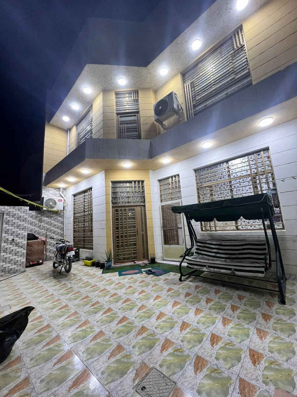 بيت للبيع طابوزراعي سند25 المساحة 200متر 
السلام عليكم يعلن مكتب جاسم  البارون للعقار
          بأدارة اخوكم جاسم البارون 
        ~~~~~~~~~~~~~~~
⭕️بيت للبيع طابوزراعي سند 25المساحة 200متر 
⭕️الموقع /حله_بابل [[ حي الرحمان مقابيل الدواجن
⭕️البيت بناء جديد وشارع 10متر تبليط مجاري
⭕️ المساحة(200)مترالواجه (10✖️النزال20)متر
⭕البيت طابقين 3غرف نوم وصحيات خارجية وداخلية 
⭕️البيت بحي الرحمان على شارع الرئيسي مباشرة
السعر///// //البيت  اتصال أو مراسلة الصفحه
ليحب يراجع المكتب البارون للعقار 
/~~~~~~~~~~~~~~~~~/
استفسار المكتب ///***********
واتساب المكتب ///***********
جاسم البارون ///***********
جاسم البارون للتصوير وترويج كافة العقارات
