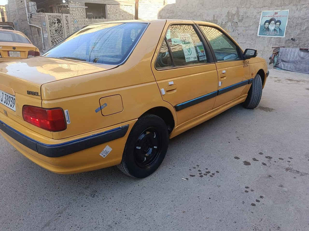 يالله السلام عليكم بيجو بارص 2015 جاهزه مابيه اي نقص 
دوشمه عام كاعيه جديد
تخم تاير جديد
بدون حادث بيه جاملغ أمامي صبغ باقي مابي شي
سنويه جديده رقم نكليزي سياره باسمي تحويل مباشر 
كلج طبي جديد لايت زنون جديد سنتر لوك جديد ريمون 
رايده ٤٥ وبيه مجال مكاني بغداد العبيدي هاذ رقمي ***********
