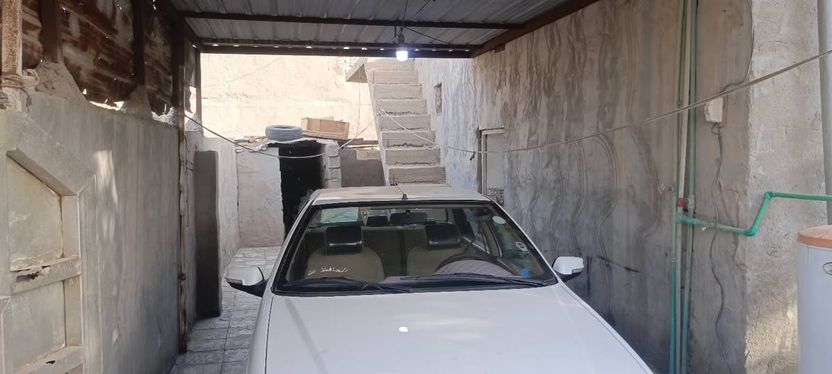 دار البيع كوت حي المنتصر طريق كوت  حي مساحة 300غرفتين وصالة ومطبخ وستقبال وكراج سعر وستفسار تصال عل رقم ***********
