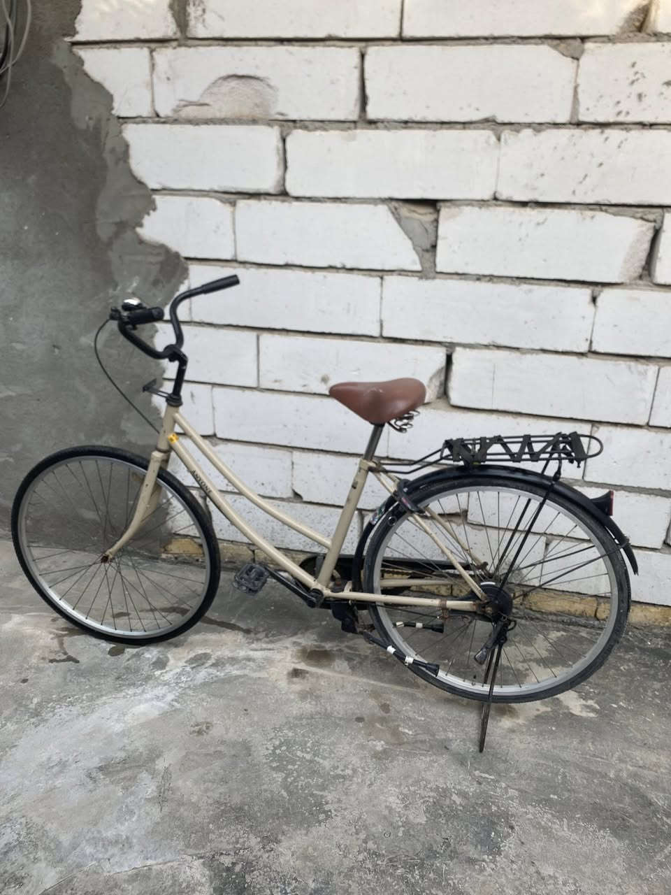 سلام عليكم
باسكل للبيع الحجم -26- السعر 95 وبي مجال مكاني شاميه ياباني اصلي

***********
