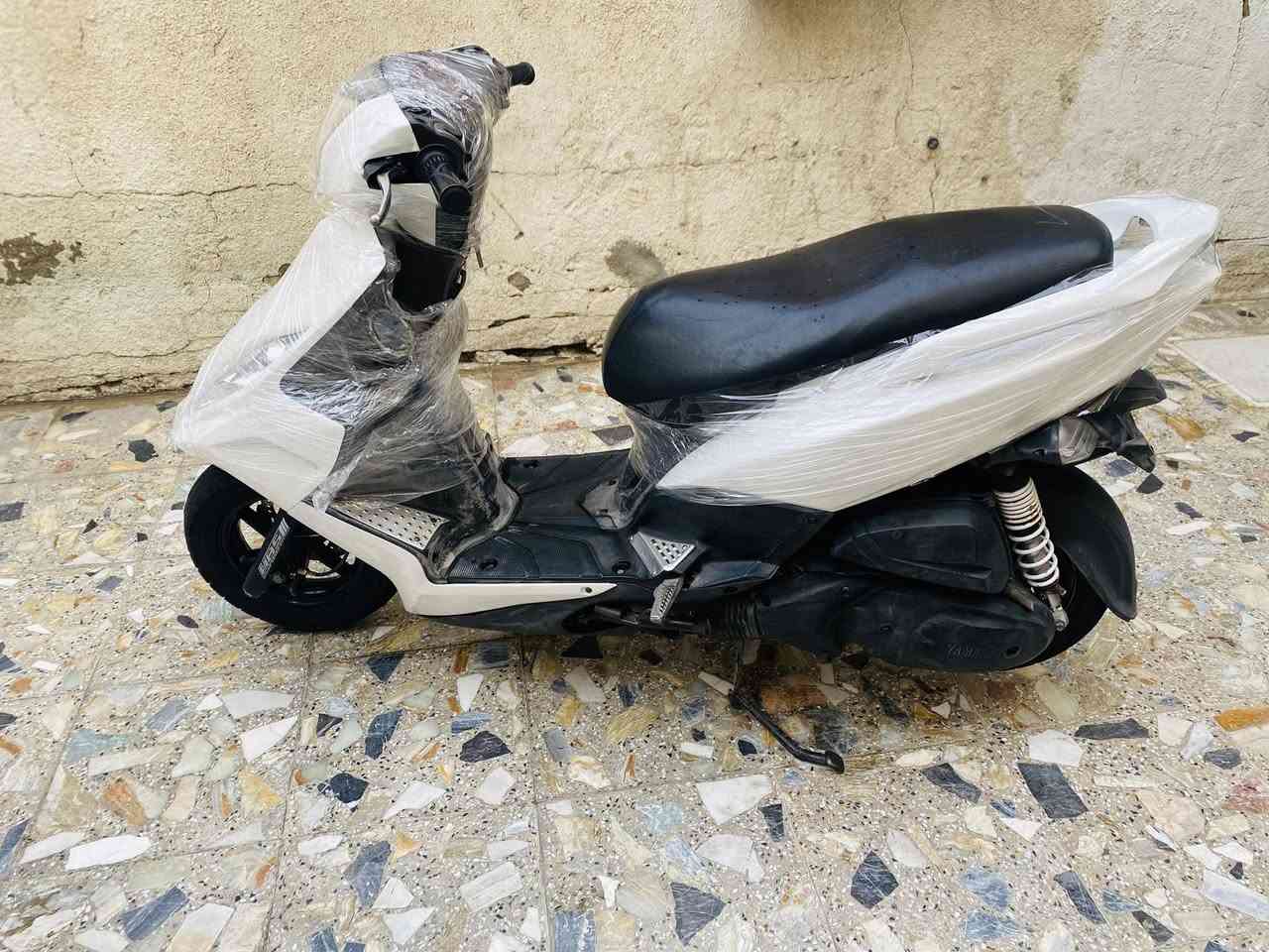 سلام عليكم جيتي ار رمبه ماصارلها هواي من نزاله نضيفه كلش مكفوله مكينه وانطيك ضمان بيهه دهن ام زويل وبانزين محسن الدراجه مال بيت بيهه ضربه بالبجم واضحه بالصور شلعه ومعدل مكينه كلش حلوه السعر 900 وبيهه مجال قليل ما عاجبك المنشور أعبره مكان البلديات 
الرقم ***********
