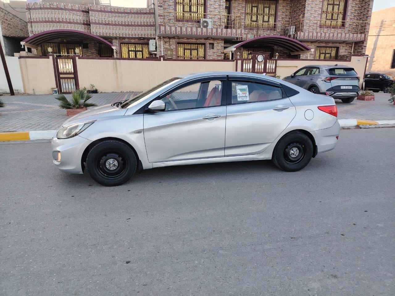 السلام عليكم اكسنت وارد خليجي موديل 2012 رقم واسط مشروع وطني تحويل مباشر سنويه لغايه 2029 مكفوله من الضربه والتبديل بيها رشات صبغ اثر جراد شواصي لغود برانكيتات تكم كفاله مكينه وكير 1600 دوش قطرتين مكفولات جاهزه من تخم تاير حداديه امامي وخلفي جديده تبريد ثلج العنوان واسط السعر 80 اتصال/ ***********
