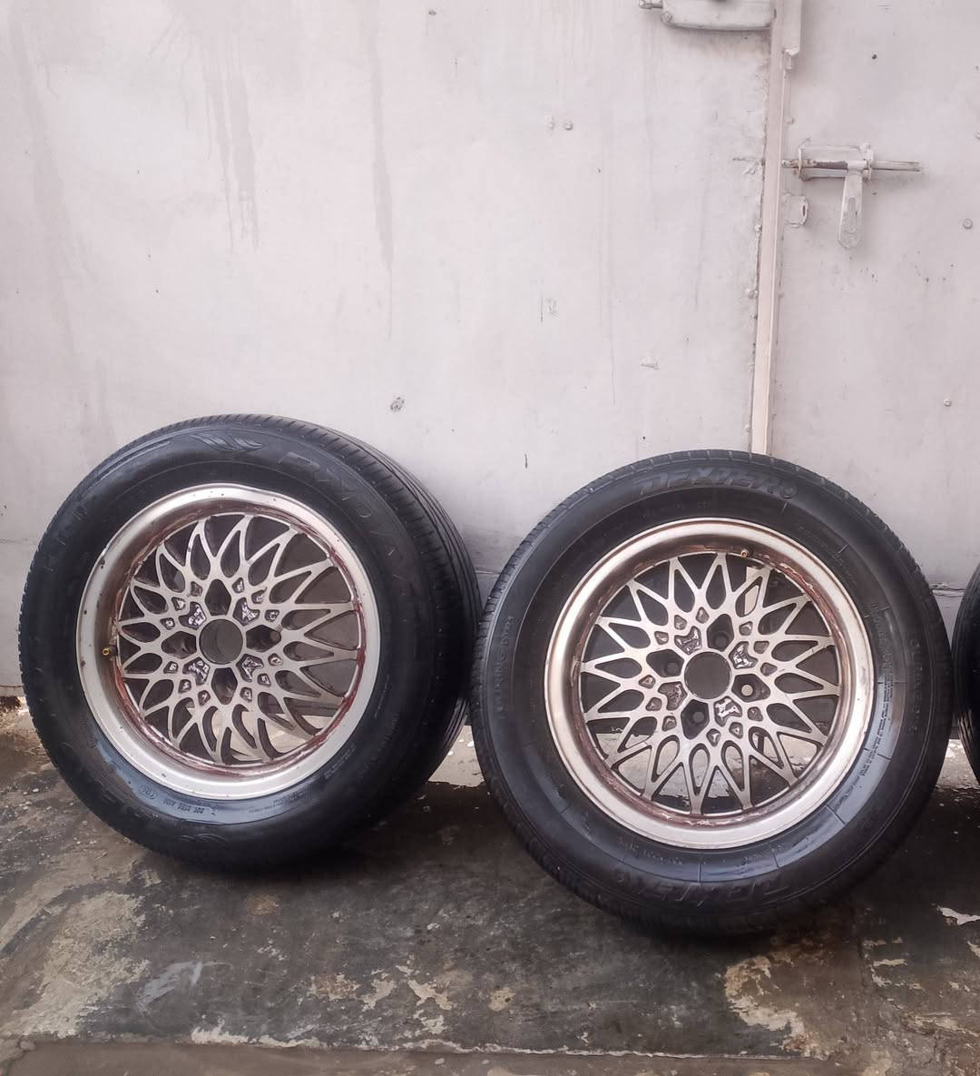 سلام عليكم
حاويه مع تايرات سعر 100 ألف زوج فقط
المكان بغداد المنصور 
***********
