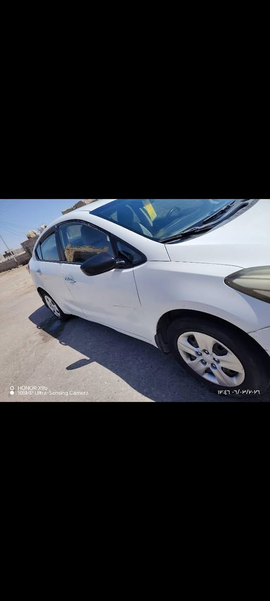 السلام عليكم.سيراتو 2014 بيه الباب السائق مبدل وصبغ الجاملغ الخلفي بأسمي مداور ثاني يوم مكينه بيه تنقيص قليل كير شرط 

مكان السياره السماوه الوركاء الكرامه 
لتواصل ***********
السعر 95
