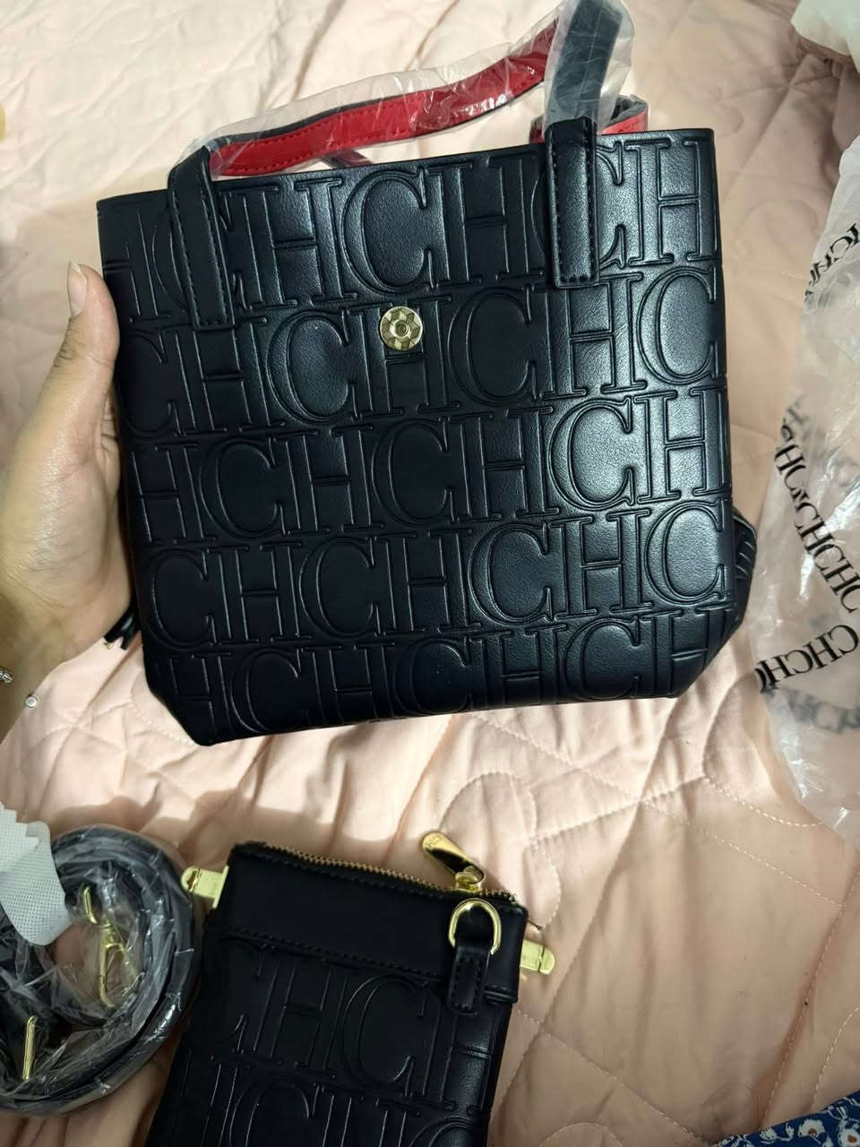 السلام عليكم
جنطه ماركه عالميه وحلوه ونازكه ومرتبه


**إذا كنت صاحب هذا الإعلان وتريد حذفه لأي سبب، رجاءا أرسل رسالة إلى الدعم الفني**