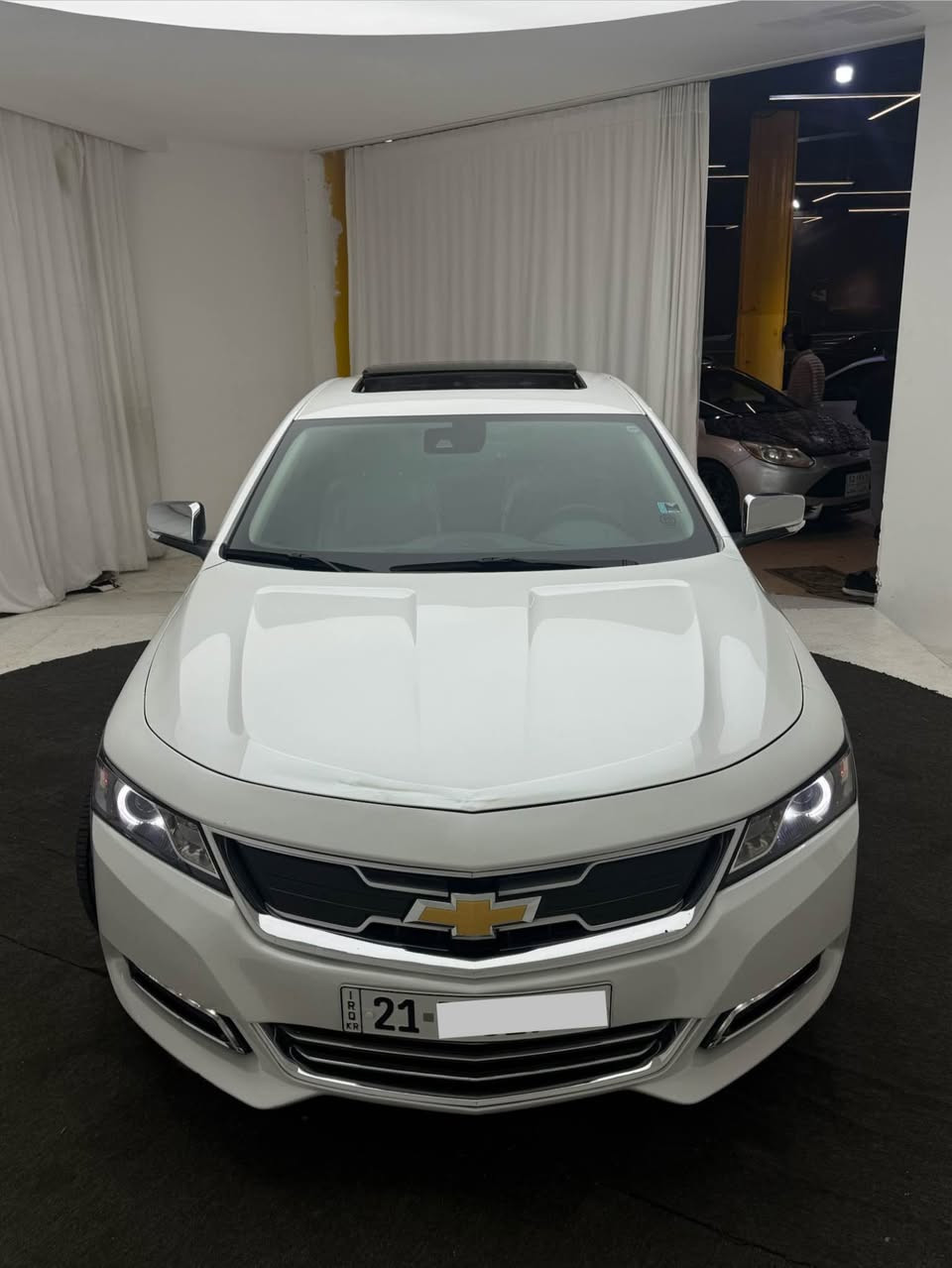 سڵاو 
Impala 2019
مواسەفاتی پریمەری کۆنفیدێنس زۆر کەم هەیە لەم مواسەفاتە سەیارەکە زۆر جوان و لۆکک ماوەتەوە
مواسەفاتەکانی کە لە پیرمەرێکی ئاسایی زیاترە
پانۆراما و ویلی 20ئینج و عەتەری پەپولە
کوشن سارد و کوشن خەزن هەرسێ ئەوێنەی دژە فول و راداری پێشەوە داتاشۆ و خەتی جادە و سوکان هیتەر و سوکان خەزن و سوکانی جولانی بە کارەبا  لەگەل بەگ ئەوێناکان یەنە خوار  لەمە فول تر نیە لە ئیمپالا ئەم مواسەفاتەنەی لە پیرمەری ئاسایی زیارە جگە لەوەی خۆی کوشن هیتەر و قاسە و سپیکەری بۆس و هتد. چوار تایەی لۆک دو رۆژە خراوەتە سەری لایتی ٤٠٠$ لێ دراوە و زۆر جوان بەهێز کراوە لەگەل چواری ئەلقەکان زەرد ئەبن تەنها ٤٨ مایل رۆشتوە. سندوقی گۆراوە بە بیلاد لەگەل یەک بست کارت و لە نوکی بۆنیتەکەی  دو پەنجە ساردی هەیە سەیارەکە زۆر تایبەت و جوانە  ***********    *********** نرخی 215 وەرەقە و مەجال السليمانية, العراق
