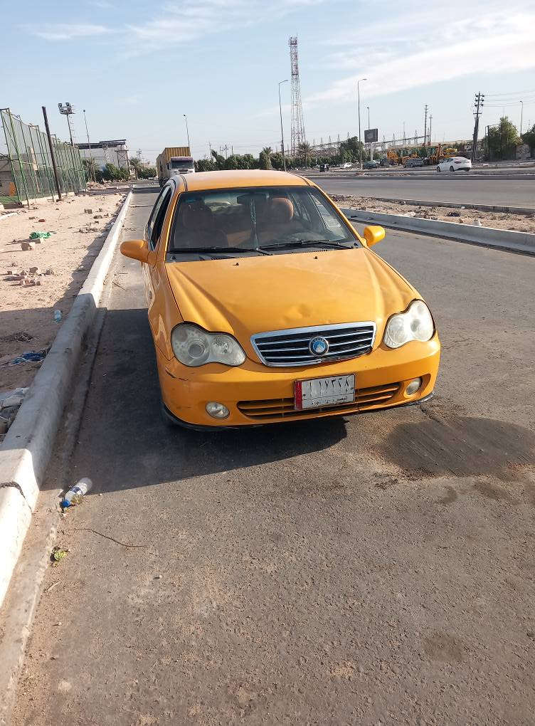 سيارة جيلي نظيفة 
وجاهزة فقط بور ستيرن بي صوت شويه.
السنوية ٢٠٢٨.
السعر ٣٠ بي مجال
الاتصال. *********** البصرة, العراق
