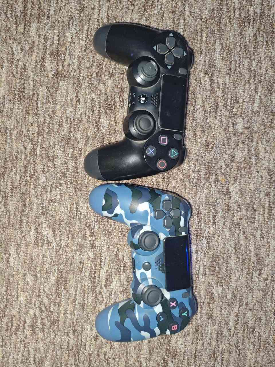 السلام عليكم بلي 4 اونلاين وياه يدات 2 و وياه 3 اقراص بيس 18 و بيس 20 و god of war الجزء الثالث و الجزء الرابع بالجهاز و مورتل كومباكت و اكو بعد العاب بل مكتبة
الجهاز لوك ستيكر ما مفتوح 
السعر 220
التواصل واتساب ***********
