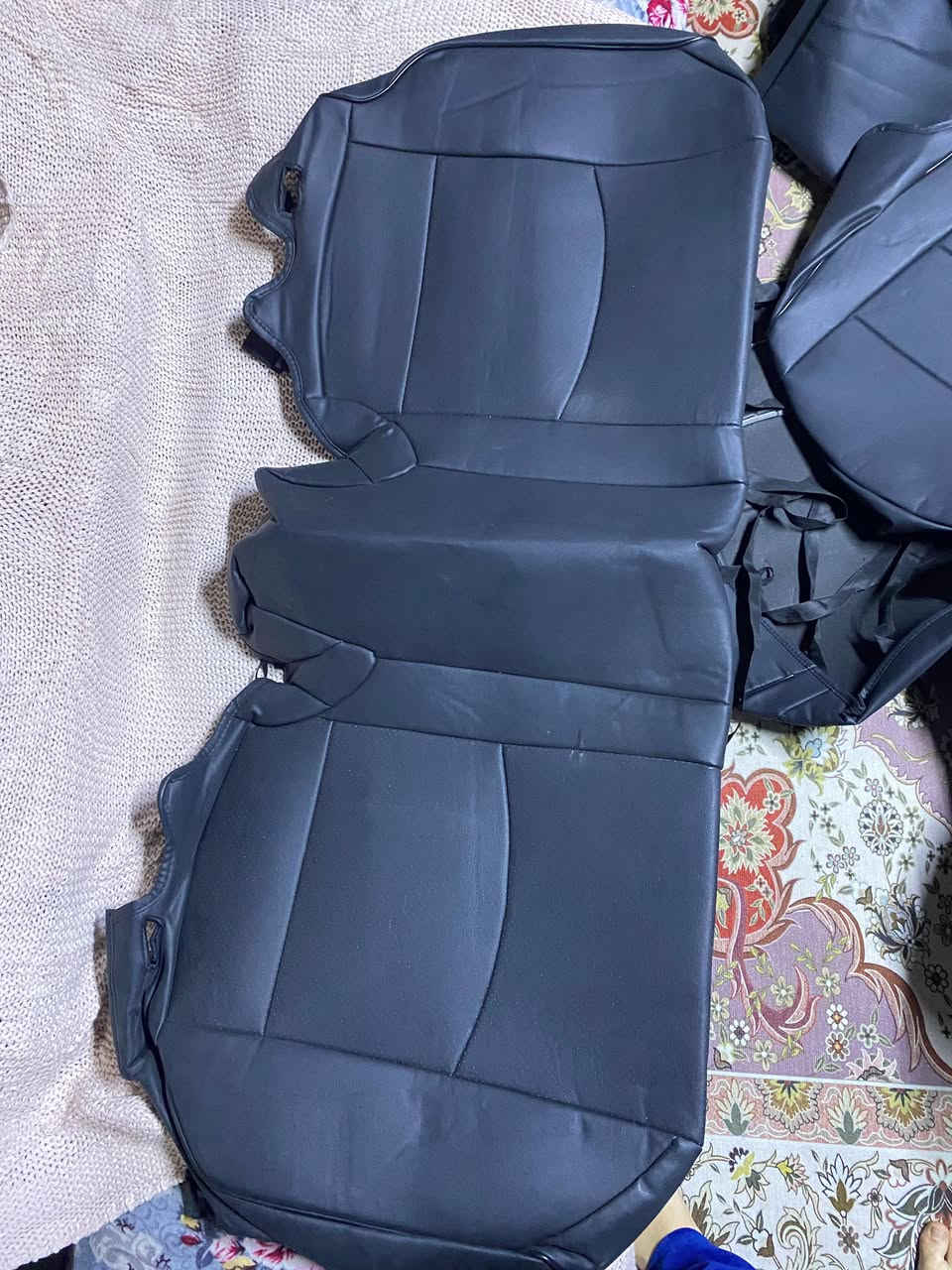 تخم دوشمة كوري جلد جديدمامستعمل  ٥ راكب سيارات عاليه مكانه بغداد موبايل ***********  سعر ٨٠ الف
