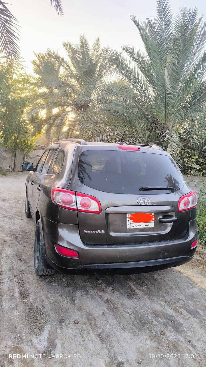 السلام عليكم للبيع سياره سنتافيه موديل 2012 وارد امريكي بيهه جاملغ المامي من جهت السايق بي كلير 4 سلندر حجم المحرك 2400 دوش 5 راكب  رقم واسط بسمي مشروع وطني تريد تحويل تريد وكاله مكينه كير خير من الله المكينه جديده صار 3 اشهر من شادهه تبريد ثلج  فتحت سقف تدفئه بلكشنات صدر امامي وخلفي جدد السعر 125  ورقة وبيهه مجال مكان السياره بابل مسيب رقم صاحب السياره ***********
